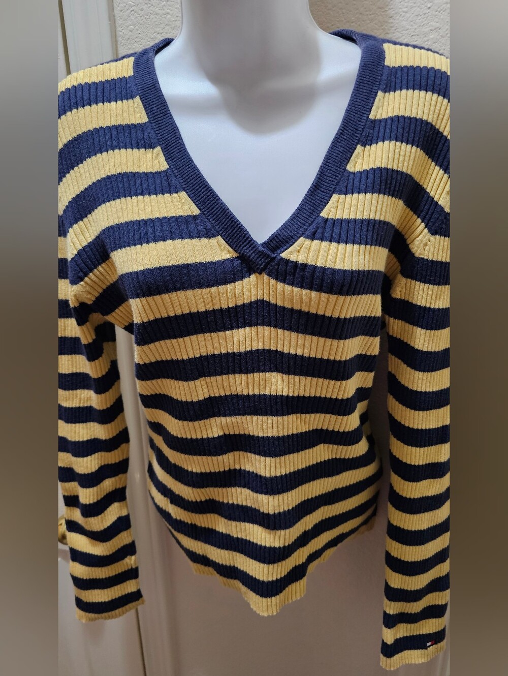 Tommy Hilfiger 100% cotton Ribbed Vee Neck sweater size Large EUXLC - Picture 5 of 10